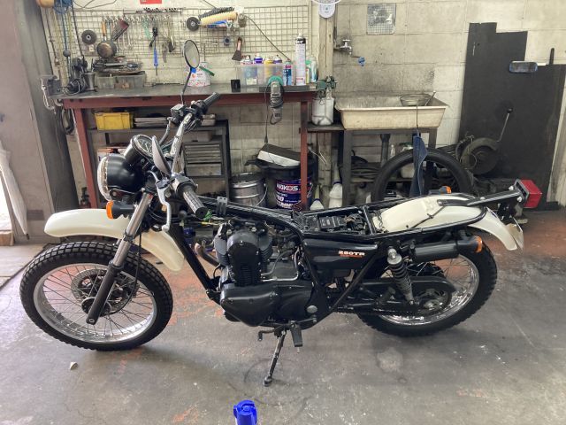 250TR カスタム Y君号 進んでます!_a0164918_11032507.jpg