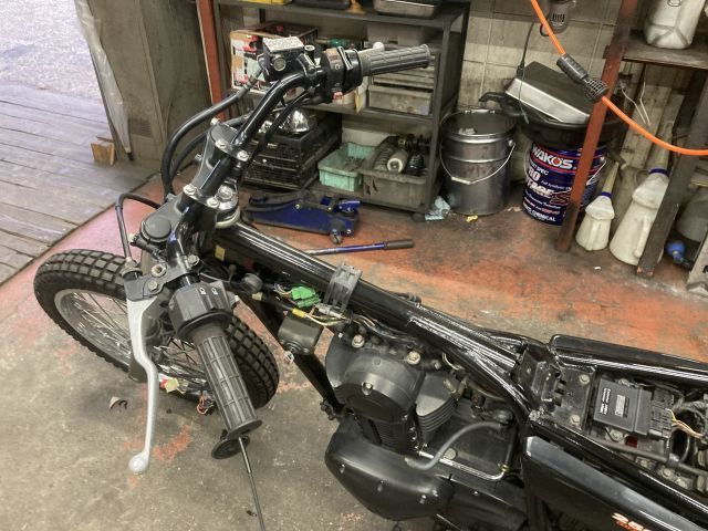 250TR カスタム Y君号 進んでます!_a0164918_11080405.jpg