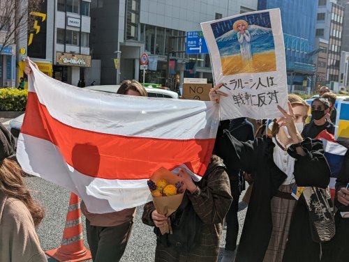 【写真報告】「ストップ プーチン!」「ウクライナに平和を!」~支援パレードに4000人!_a0336146_20334736.jpg