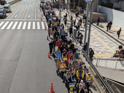 【写真報告】「ストップ プーチン!」「ウクライナに平和を!」~支援パレードに4000人!_a0336146_20341155.jpg