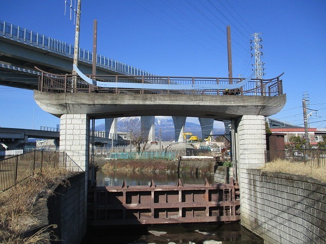 西公園を通り、潤井川沿いを富士宮まで足を伸ばしたウォーキング_f0141310_08152293.jpg
