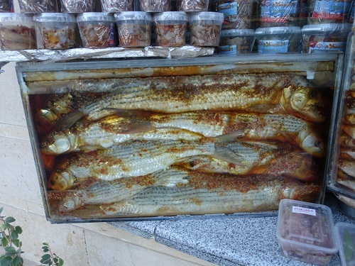 ルクソールで塩漬け醗酵魚を買ってみた フィシーフを食べる会のお誘い Kimcafeのｂ級グルメ旅
