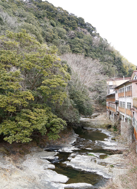 平安時代の歌人も湯を愛でた_b0145296_09400063.jpg