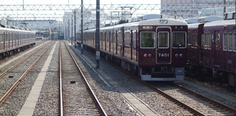 阪急電鉄・正雀車庫 チラ見 (3/10)_c0405995_14232575.jpg