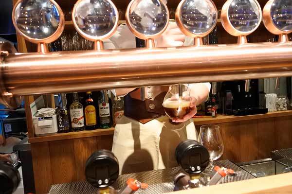 【(山梨グルメ)甲府市「Street Pub CRAFT KOFU」・・・オリオンイーストにアイリッシュパブの雰囲気溢れるお店がオープン!!】_a0005436_14104965.jpg