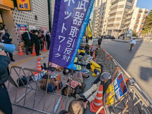 【報告】殺すな!プーチンは停戦し兵を退け!3.10ロシア大使館前ダイ・イン_a0336146_23454155.jpg