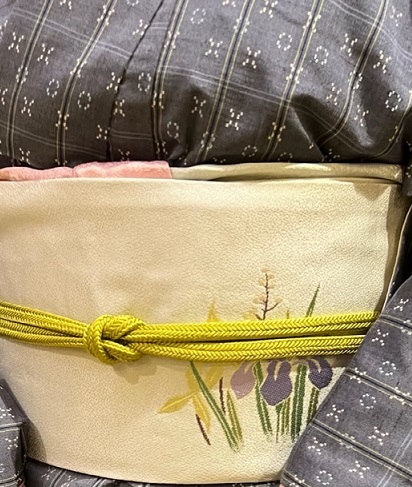 きもので祝う女性の日・萬重さんその4・お昼のお弁当。_f0181251_15481241.jpg