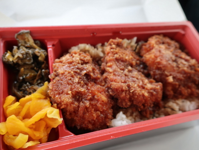 登利平・上州御用 鳥めし弁当 * ミモザも河津桜もフライング!_f0236260_00142635.jpg