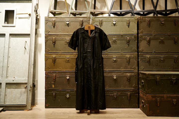 \"FRENCH TEACHER\'S DRESS RAYON BLACK 1940\'S #3 #BlackVarsity\"ってこんなこと。_c0140560_12262663.jpg
