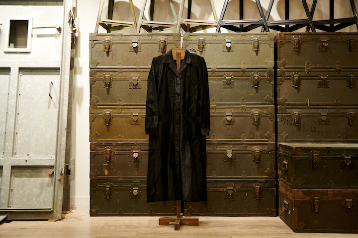 \"FRENCH TEACHER\'S DRESS RAYON BLACK 1940\'S #4 #BlackVarsity\"ってこんなこと。_c0140560_12282863.jpg