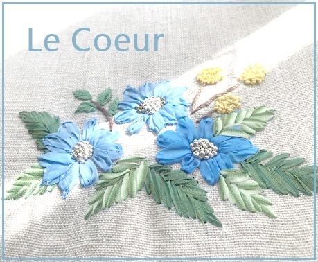 レッスン作品　リボン刺繍のBOOK型_f0305451_22290050.jpg