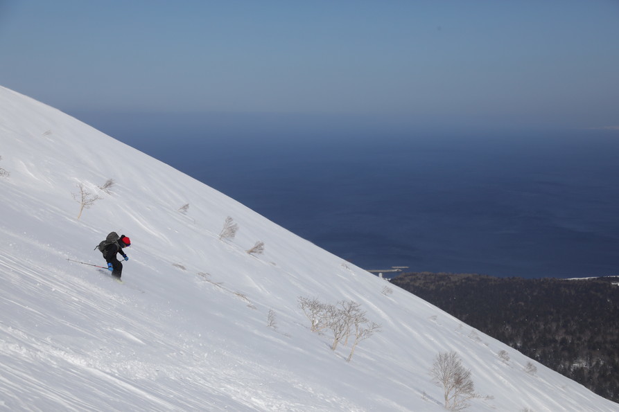 2022年3月 『氷と雪の利尻山』　March 2022 \"Mt Rishiri with Ice and Snow\"_c0219616_09534469.jpg