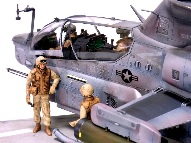 アカデミー　1/35 AH-1Z ヴァイパー　改造模型 アカデミー 1/35 AH-1Z ヴァイパー 改造模型
