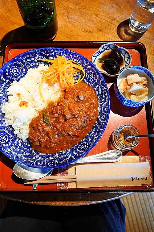 【(山梨グルメ)韮崎市「古民家カフェ トロッコ」・・・クセになる「スパイスラムカレー」と絶品「デザート」!!】_a0005436_13454089.jpg