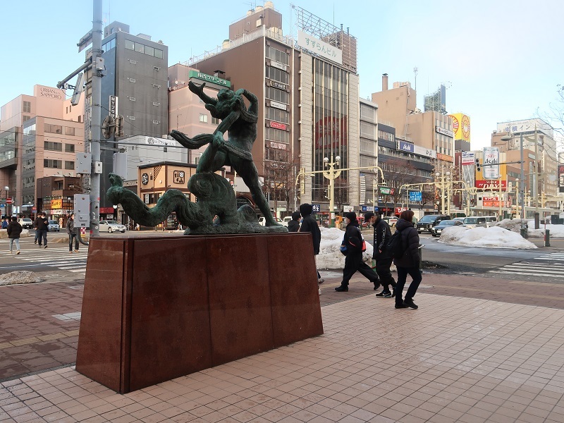 街角美術館 北村西望制作「花吹雪」 札幌東急レイホテル玄関前 街角美術館 北村西望制作「花吹雪」 札幌東急レイホテル玄関前