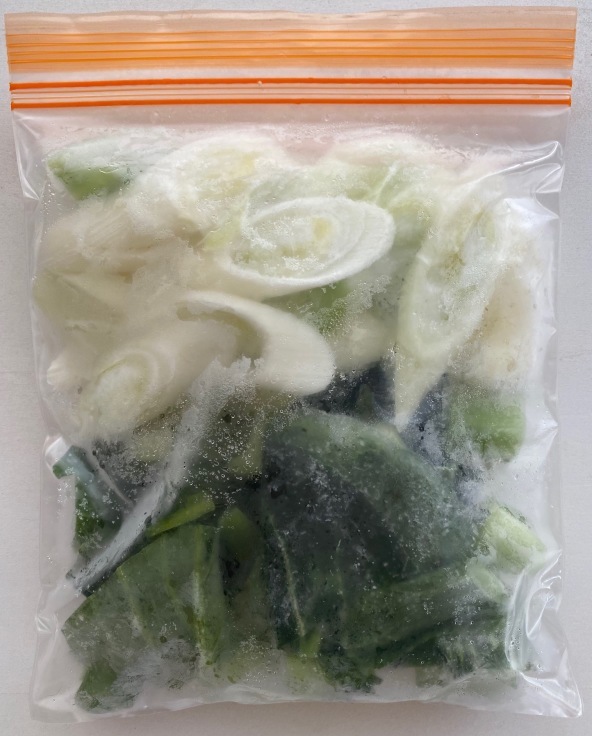 野菜の冷凍保存（小松菜・長ねぎ・キャベツ・かぶの葉）_d0122797_21213989.jpg