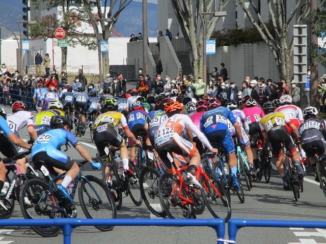 市街地を周回する自転車レース「第1回富士山サイクルロードレース富士クリテリウムチャンピオンシップ」_f0141310_07370533.jpg