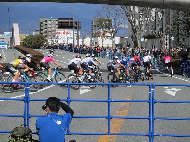 市街地を周回する自転車レース「第1回富士山サイクルロードレース富士クリテリウムチャンピオンシップ」_f0141310_07371339.jpg