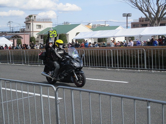 市街地を周回する自転車レース「第1回富士山サイクルロードレース富士クリテリウムチャンピオンシップ」_f0141310_07374399.jpg