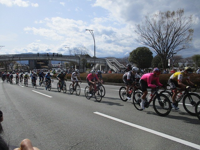 市街地を周回する自転車レース「第1回富士山サイクルロードレース富士クリテリウムチャンピオンシップ」_f0141310_07375406.jpg