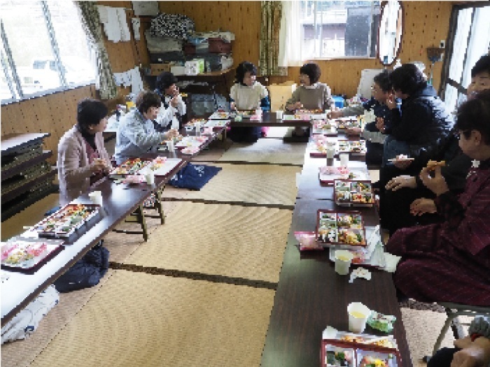 女性会役員引継ぎと会食_c0116915_00030698.jpg