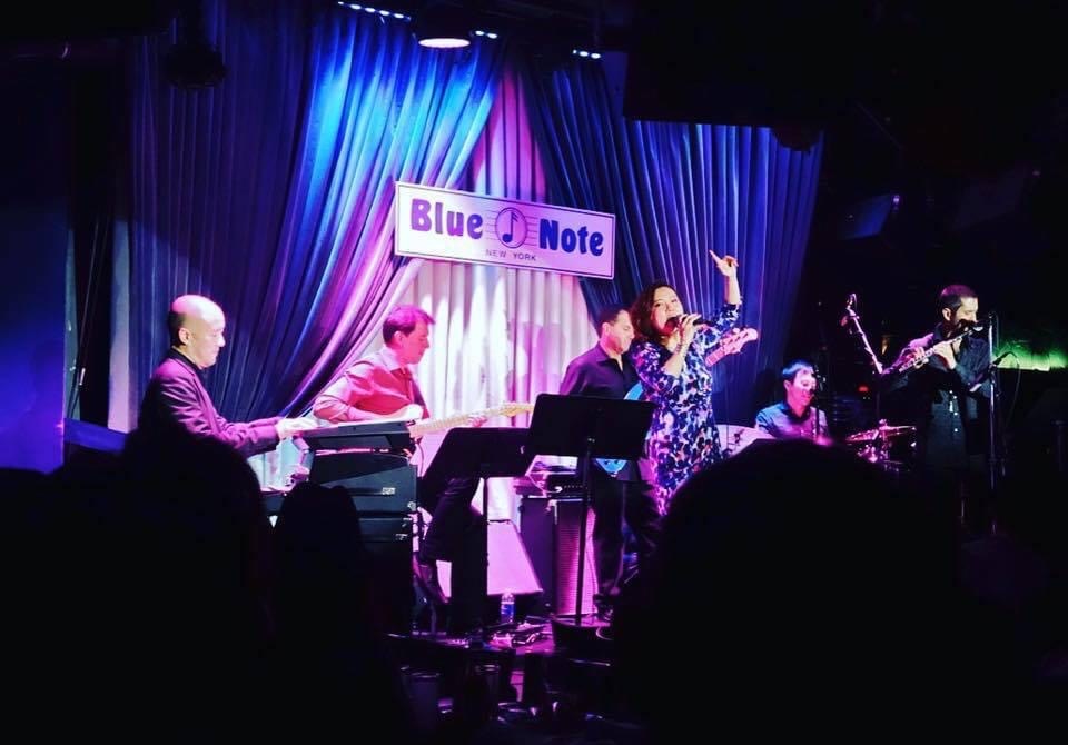 NY人気ボーカルコーチングスタジオNYVCのJustin Stoneyから Singer Spotlightに選んで頂き にインタビューを受けました!_a0150139_07403599.jpg