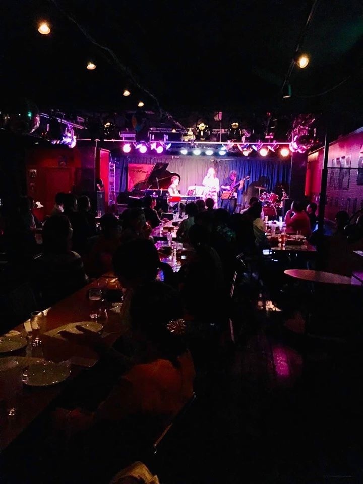 NY人気ボーカルコーチングスタジオNYVCのJustin Stoneyから Singer Spotlightに選んで頂き にインタビューを受けました!_a0150139_07551728.jpg