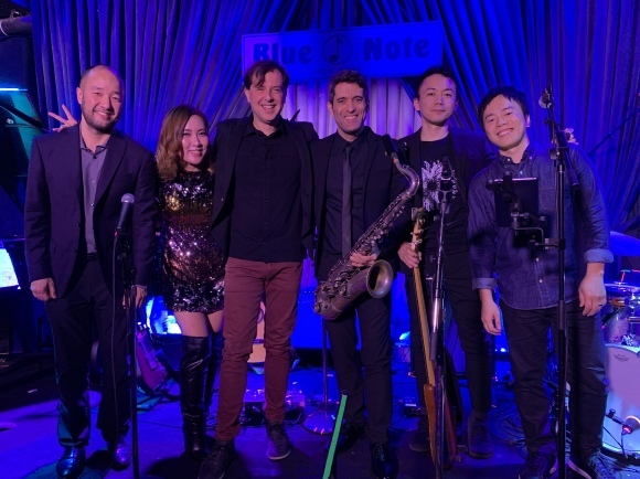 NY人気ボーカルコーチングスタジオNYVCのJustin Stoneyから Singer Spotlightに選んで頂き にインタビューを受けました!_a0150139_08275164.jpg