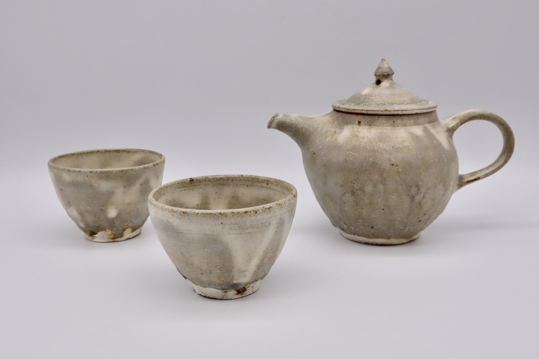 八木橋昇 陶展のご案内 明日から始まります 3/23~28 (その1)_b0132442_15470567.jpeg