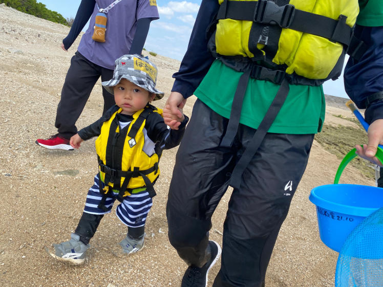 青空ようちえん〔平日〕外遊びが心地よい季節がやってきた!広場を駆け回って海に入って平日も自然を満喫だ!_d0363878_14030867.jpg