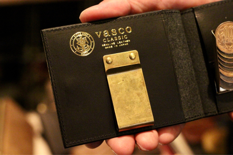 vasco classic マネークリップ　キャッチャー付き財布 vasco classic マネークリップ コインキャッチャー付き財布 LEATHER