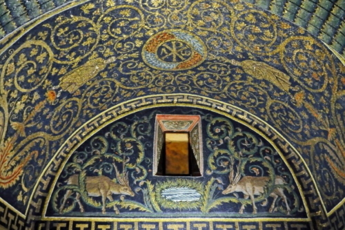 ラヴィンナの人から最も貴重な至宝と見なされる、最も古い文化遺産