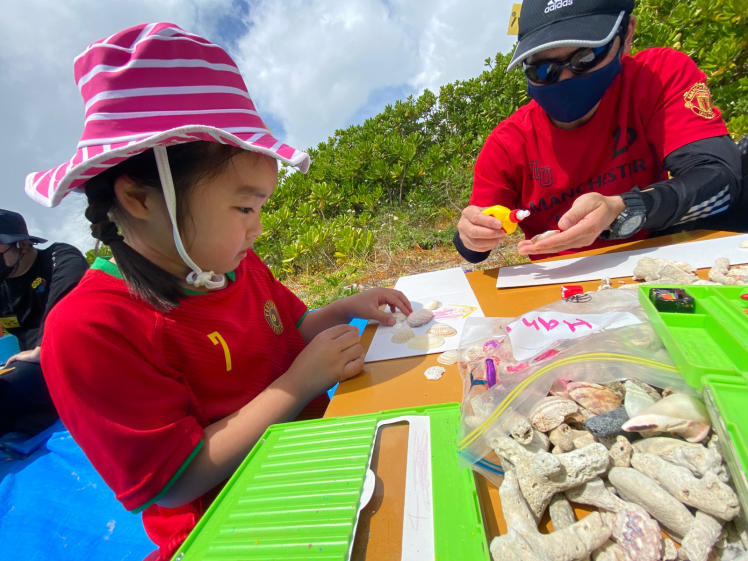 青空ようちえん〔週末〕海辺の絵本づくりwithチムドンドンおきなわ(3/13)海の宝物を詰め込んだ世界にひとつの絵本づくり。素敵な絵本がたくさんできました!_d0363878_20400870.jpg