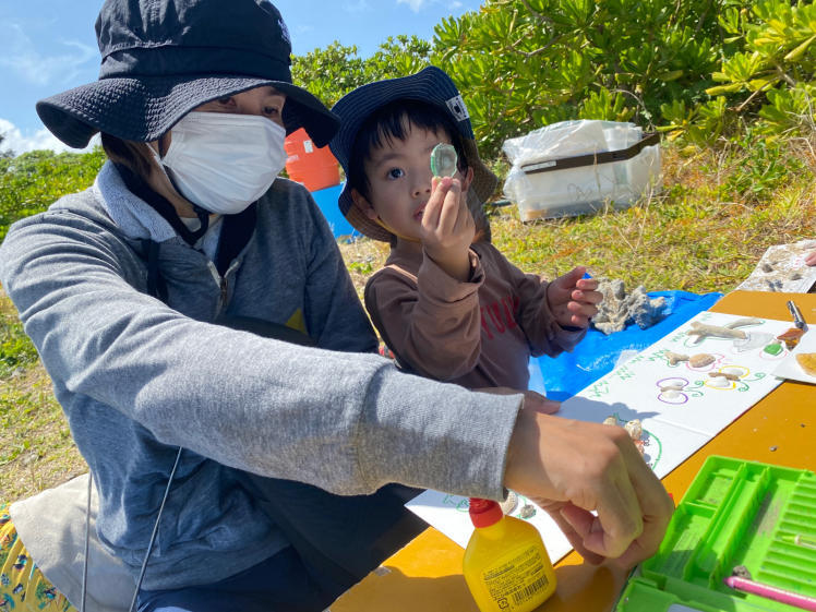 青空ようちえん〔週末〕海辺の絵本づくりwithチムドンドンおきなわ(3/13)海の宝物を詰め込んだ世界にひとつの絵本づくり。素敵な絵本がたくさんできました!_d0363878_20425912.jpg