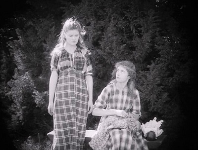 「Hoodoo Ann（疫病神のアン）」　(1916)_f0367483_19053795.jpg