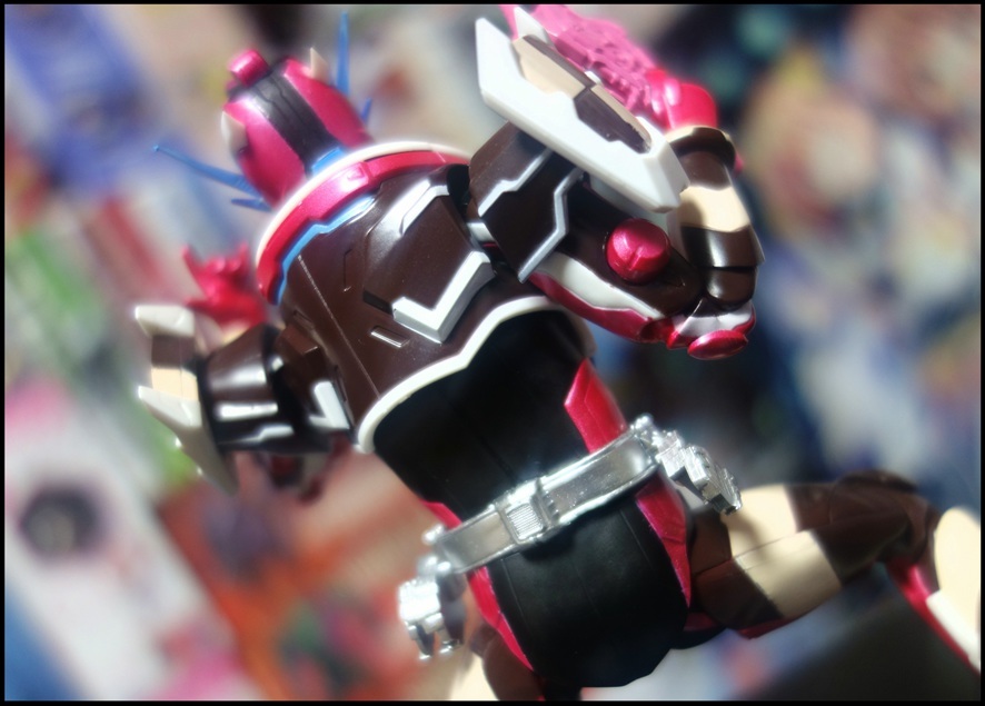 S.H.Figuarts 仮面ライダースラッシュ ヘンゼルナッツと