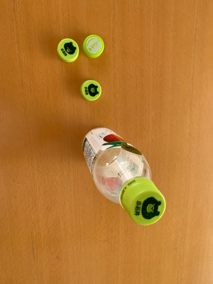 身近なモノで遊んでみよう ペットボトルキャップ 早未恵理の あそび Tips