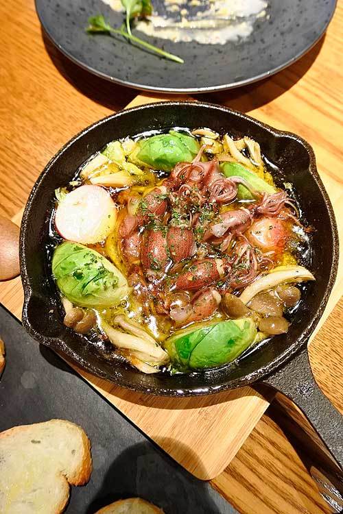 【(山梨グルメ)甲府市「炭・肉と旬野菜Kazan」・・・甲府駅前人気店「くしっちゃ」がリニューアルオープン!!】_a0005436_14001497.jpg