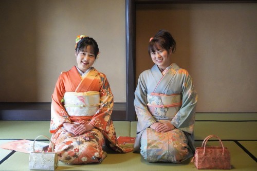 成人式後撮り☆　皆さん揃って良い笑顔(*^^)_d0230676_13244668.jpg