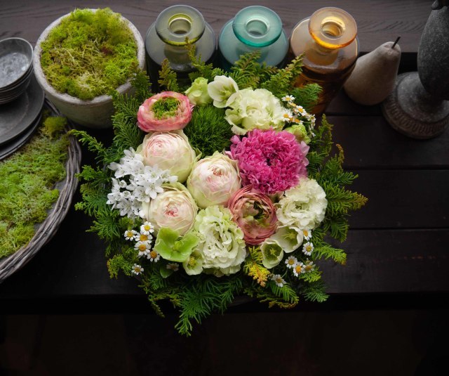 お母様から娘さんへのお誕生日のアレンジメント 平岸にお届け 22 03 26 札幌 花屋 Mell Flowers お母様から娘さんへのお誕生日のアレンジメント 平岸にお届け 22 03 26 札幌 花屋 Mell Flowers