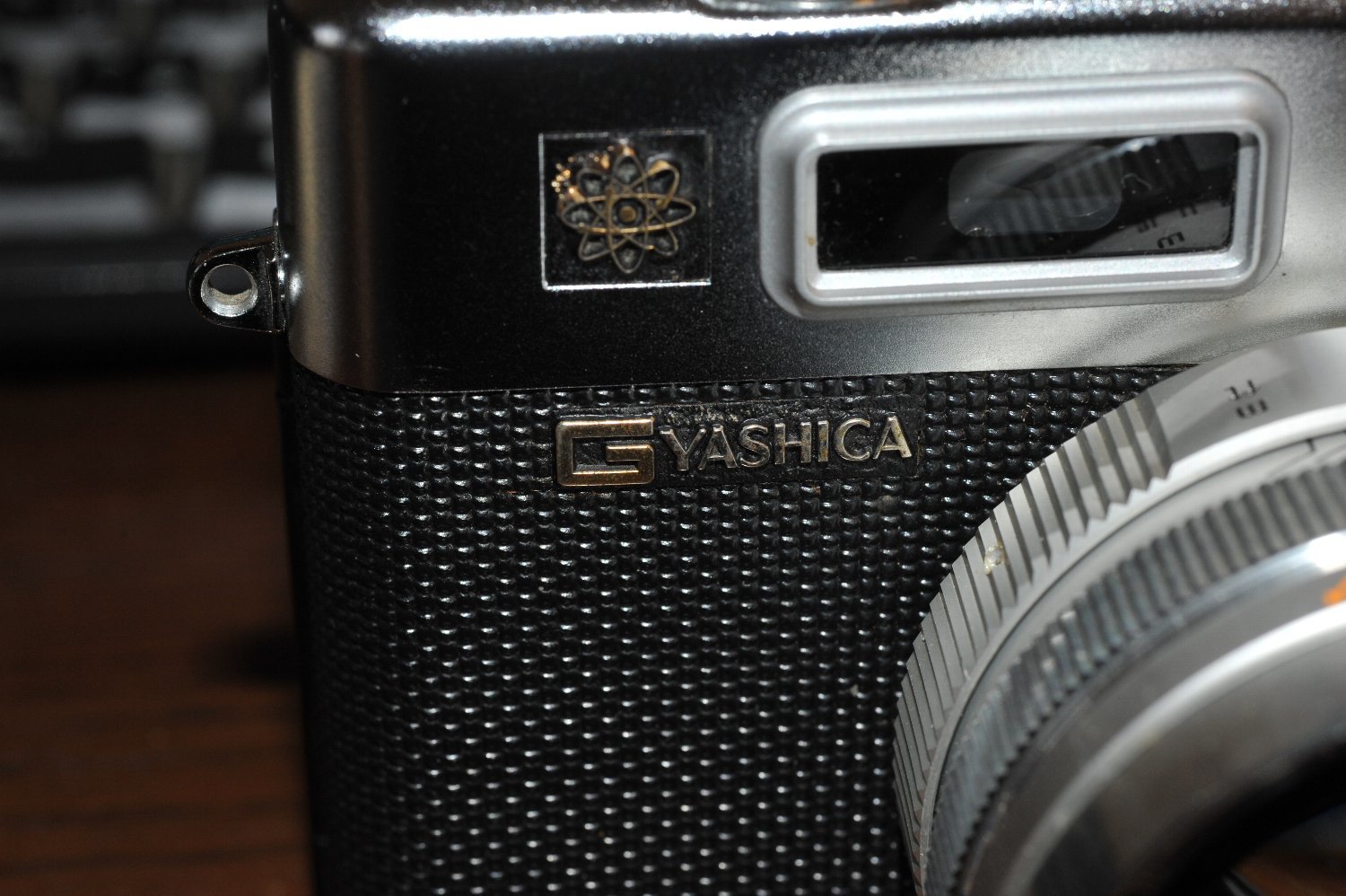 SHUTTER GIRL WORLD：驚くほどよく写るコンパクトフィルムカメラ
