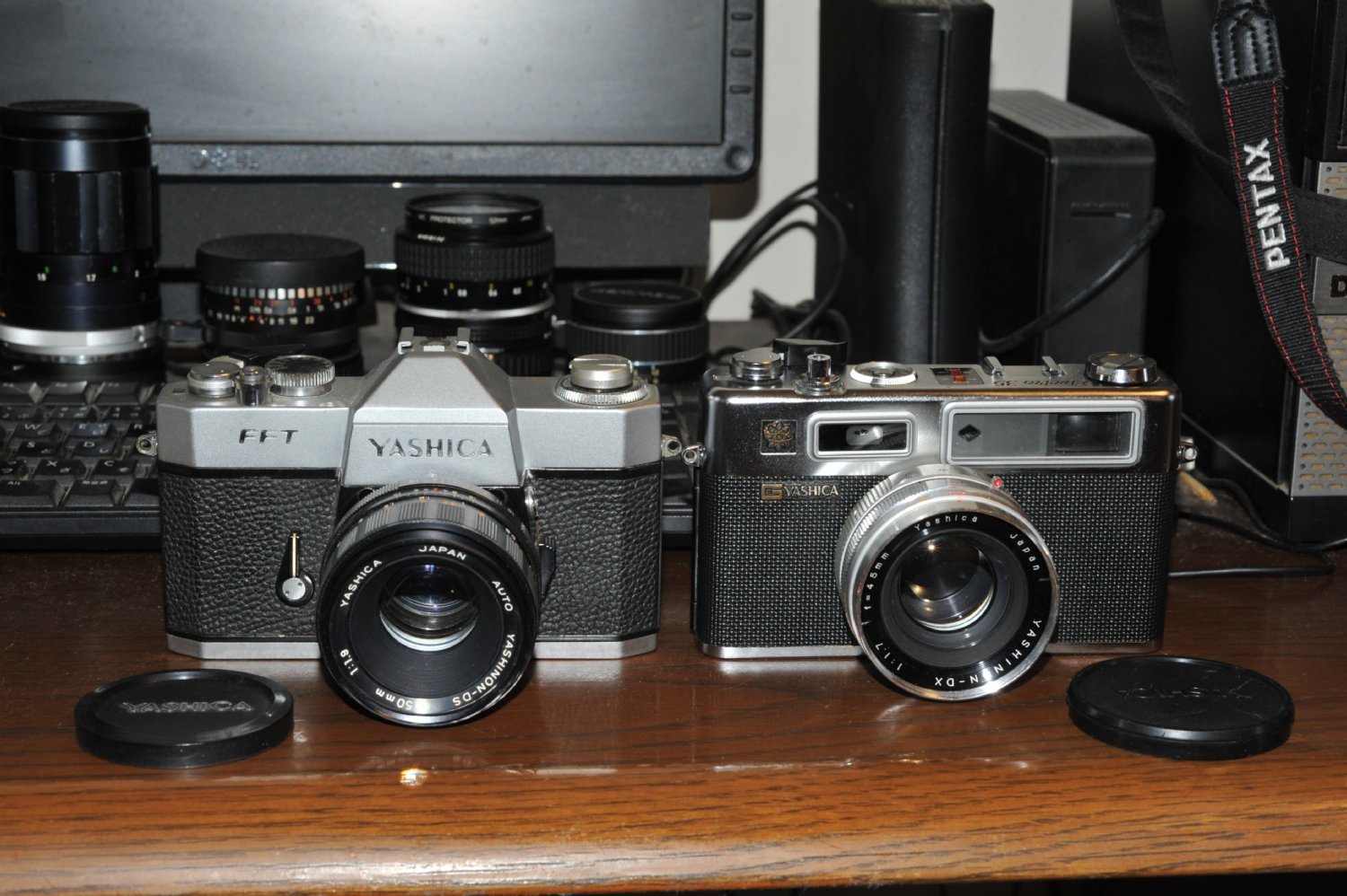 Yashica Electro 35 Goldmecanica ギンギンギラギラの電子カメラ