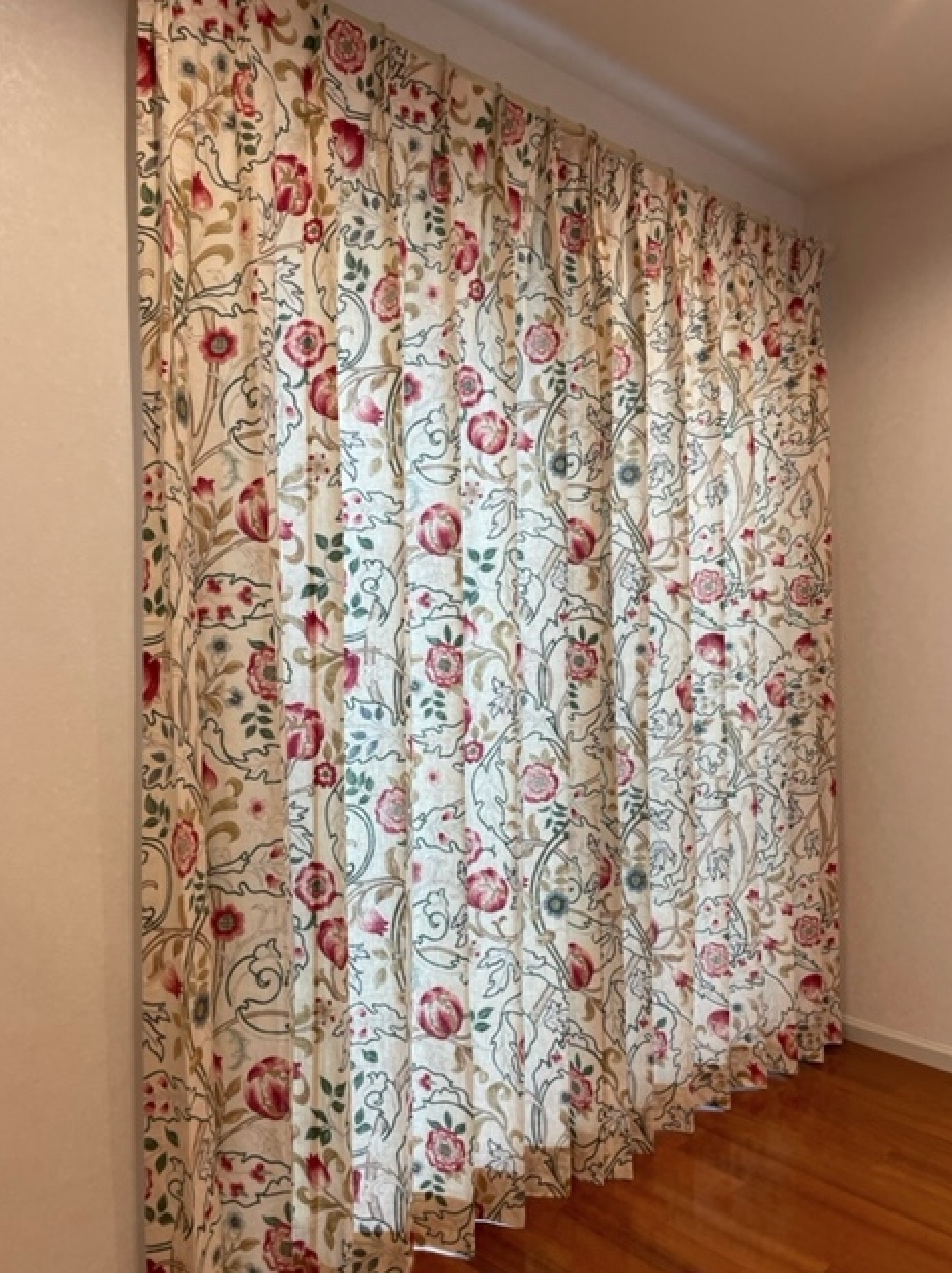 モリスの麻のカーテン『マリーイザベル』を納めました　by interior styling of bright_c0157866_23544670.jpg