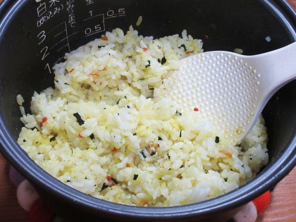 【丸美屋】期間限定 混ぜ込みわかめ世界のごはん パエリア風_c0152767_19143298.jpg