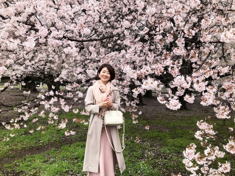 砧公園の艶やかな桜の木の下で_a0157409_21504941.jpeg