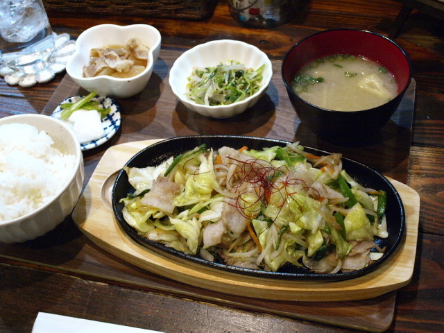 おかずバル One’s Kitchen その10(肉野菜炒め定食)_d0153062_15481074.jpg