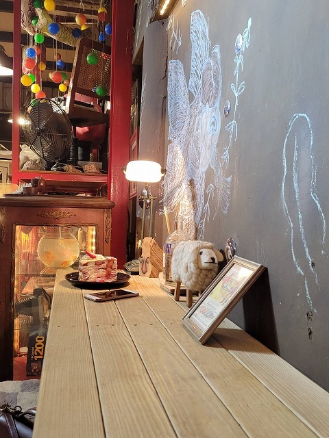 【基隆カフェ】巡り②ミルフィールが台湾一美味しかった！アパレルとの複合カフェ「空白服飾-金派甜點」_b0182708_07295835.jpg