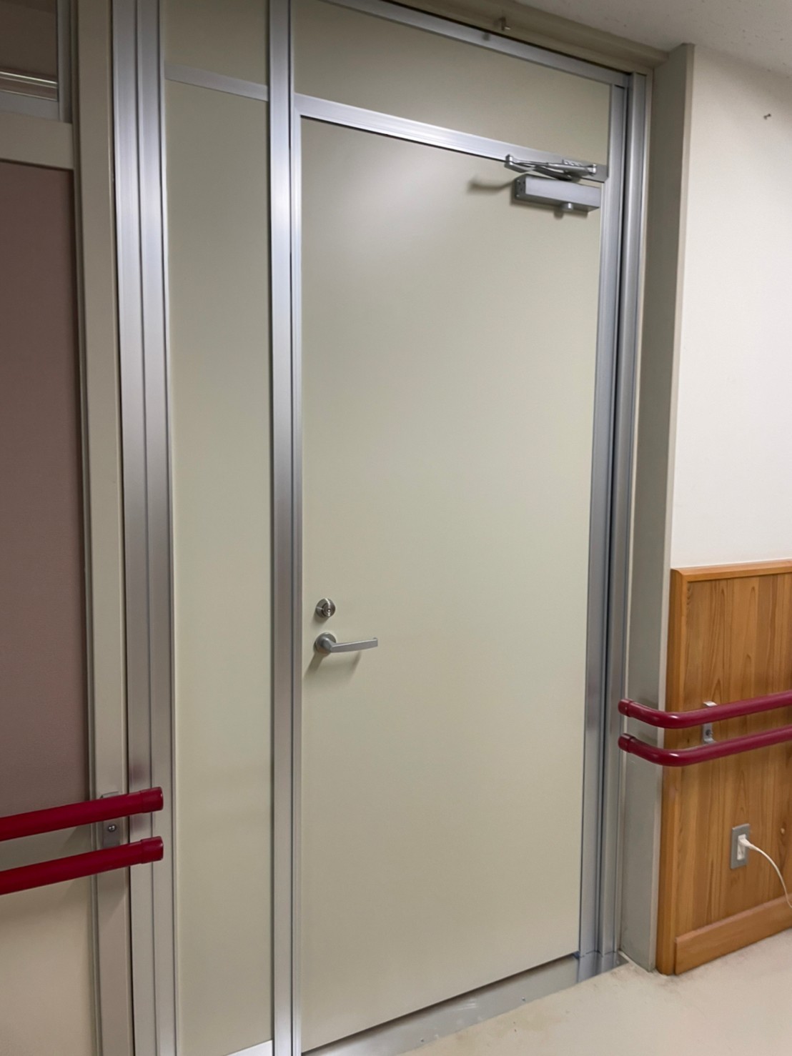 校長室を更衣室に!!_e0243413_14211587.jpg