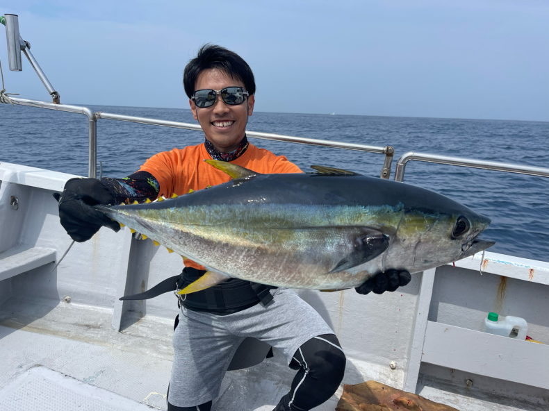 4月7日 マグロ キャスティング 便。 : 三重県 志摩沖 つり船 まると屋