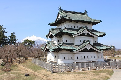 弘前公園で春探しと城門の実寸大印刷シート_2022.04.07撮影_d0131668_15542333.jpg